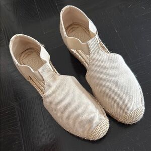 Tory Burch Cream Espadrilles - size 9 (gently worn)